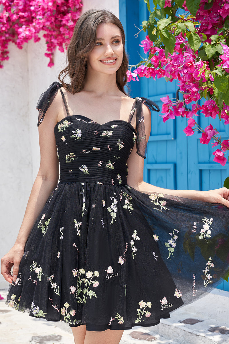 Load image into Gallery viewer, Cute A-Line Black Short Prom Dress With Embroidery