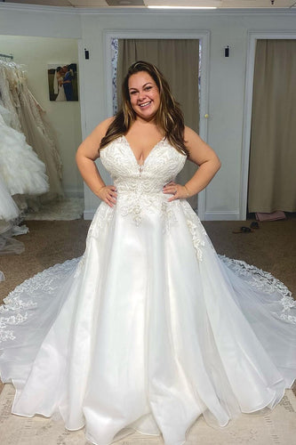 White A-Line Tulle Plus Size Long Wedding Dress with Appliques
