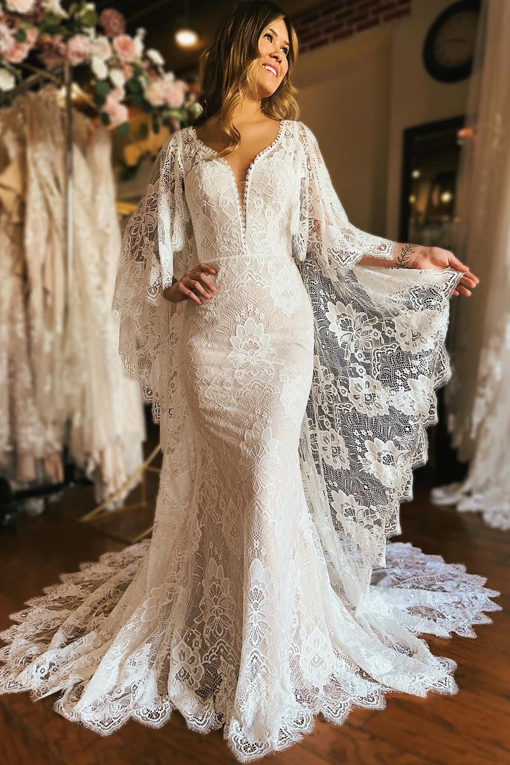 Ivory Long Sleeve Cape Lace Mermaid Wedding Dress with Appliques